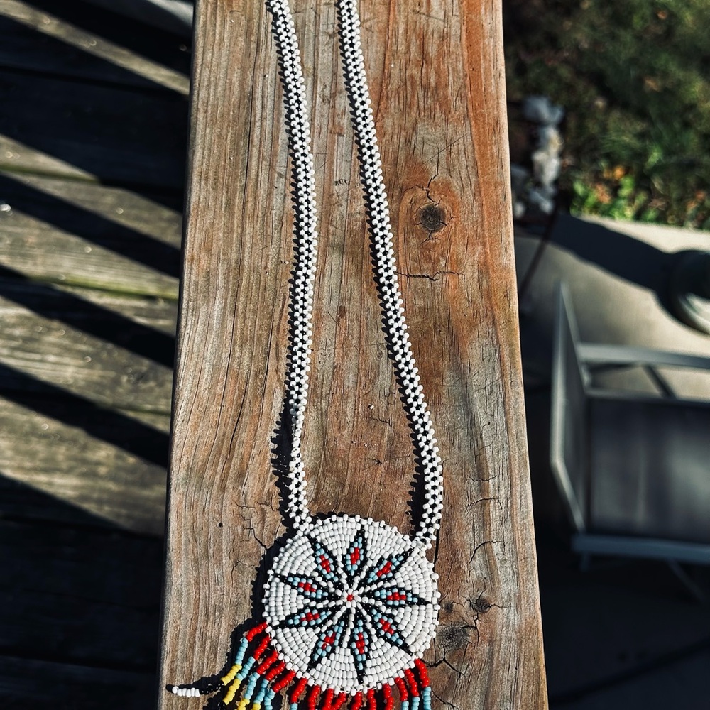 Handcrafted Beaded Navajo Necklace with Multicolor Star Flower Design - Picture 3 of 6